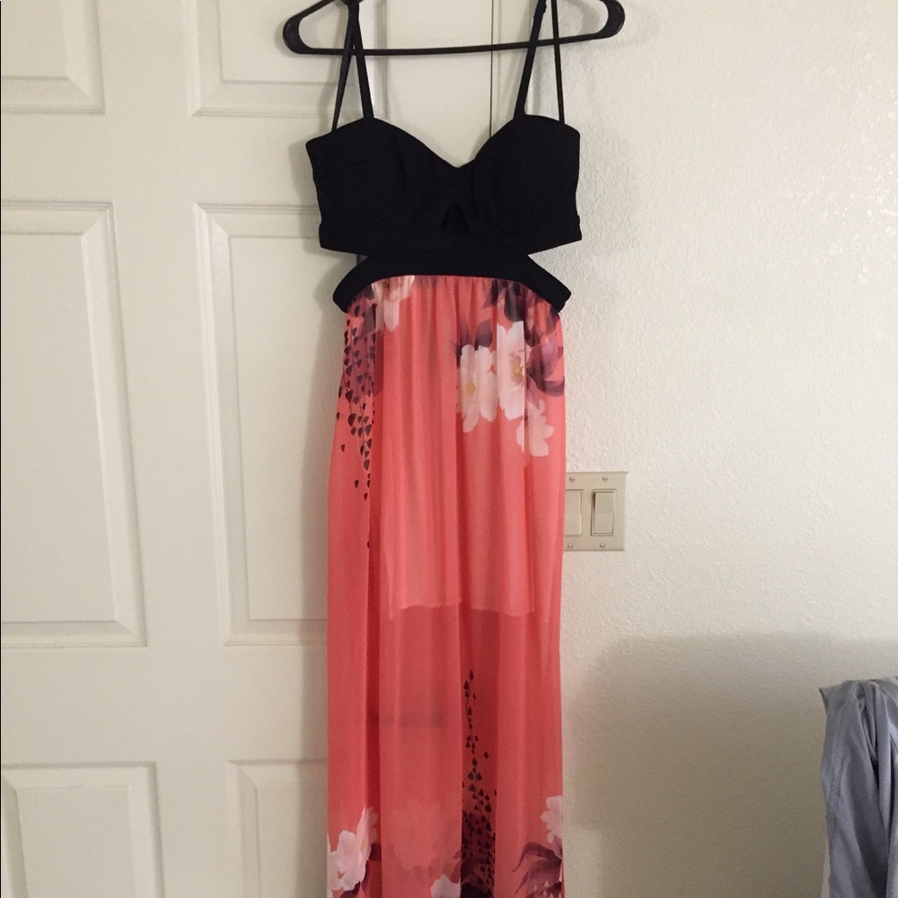 NWOT 2B Bebe Floral Maxi Dress